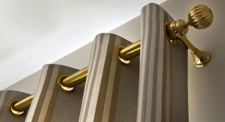 Curtains Installation